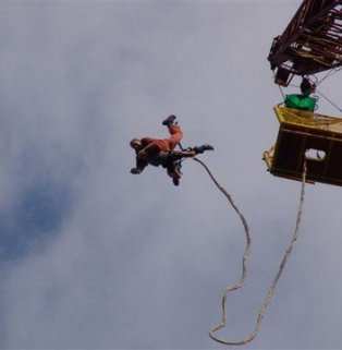 Bungee Jumping Mario Warszawa